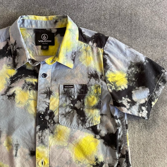 Volcom Button up - Picture 2 of 4